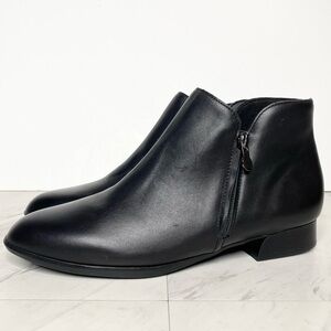 Munro Averee Black Leather Bootie 9 1/2 N